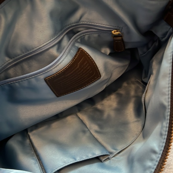 Suede Coach shoulder bag. Excellent condition. - Picture 2 of 4